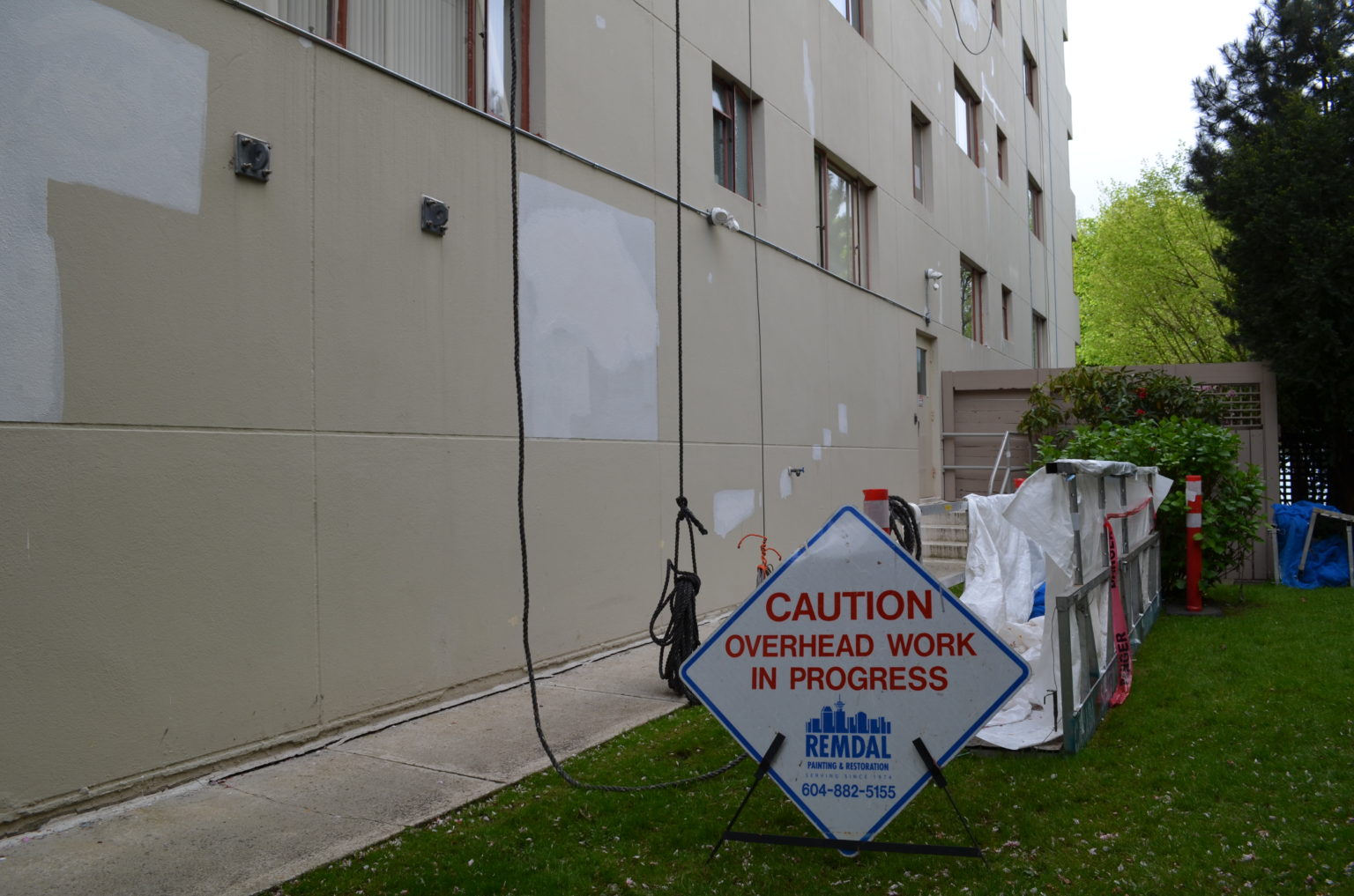 Warning Signs That Your Building Needs Asbestos Abatement